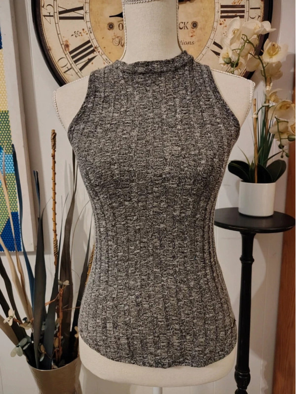 Hollister Ribbed Mock Neck Sleeveless Top | XS